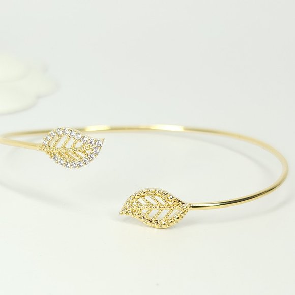 NEW Pave CZ Leaf Open Cuff Bracelet NWT - Picture 4 of 5